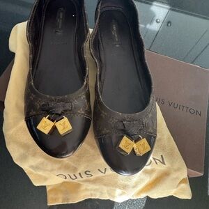 LV ballerinas